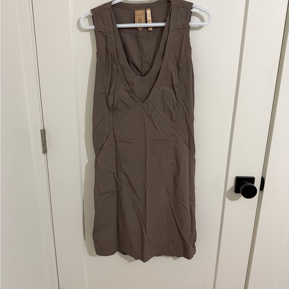 Elegant Brown Sleeveless Dress